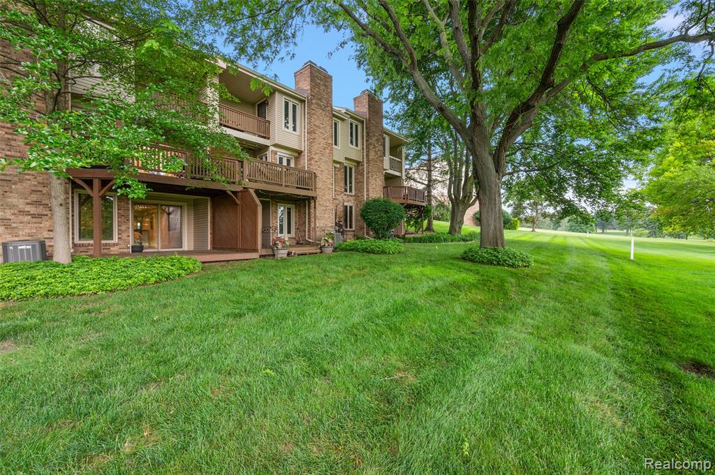 968 Golfview Court, Rochester Hills, MI 48307 — Photo 38