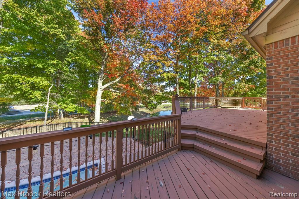 6986 Crosswell Drive, West Bloomfield, MI — Photo 57