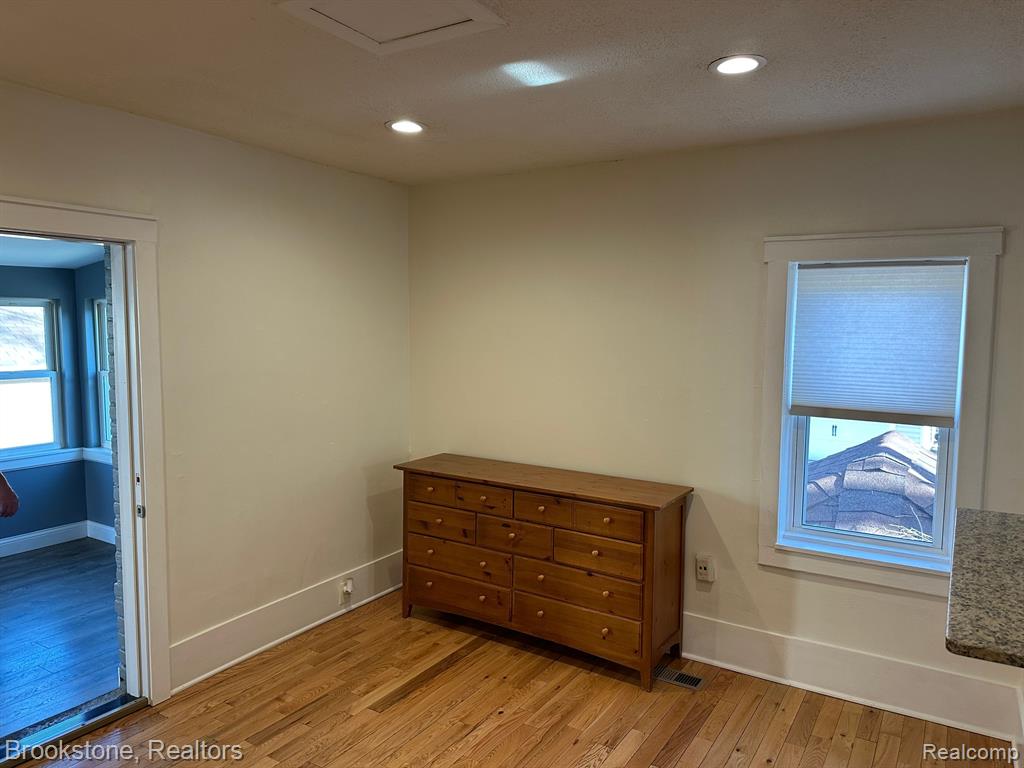 14 W Burdick Street W, Oxford, MI — Photo 9