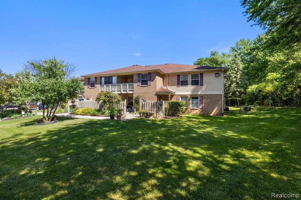 61149 GREENWOOD Drive, South Lyon, MI 48178 — Photo 3