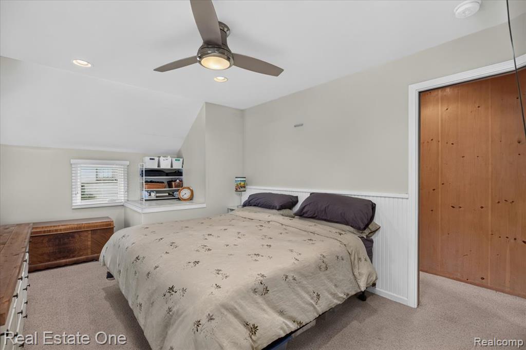 836 Pine Tree Road W, Lake Orion, MI 48362 — Photo 34