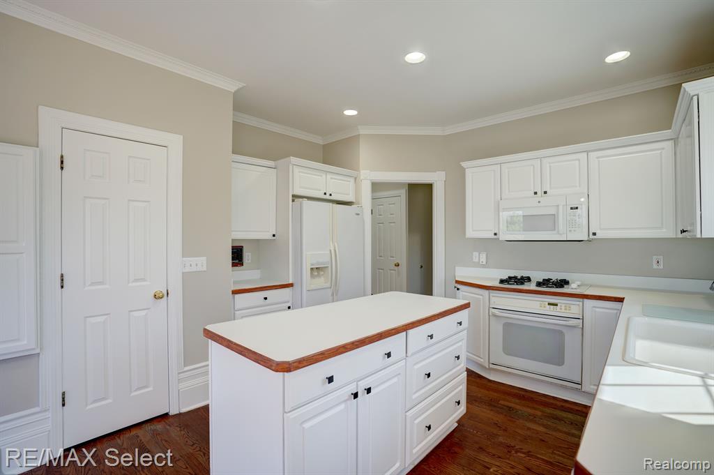 4014 PINE RIDGE, Fenton, MI 48430 — Photo 15