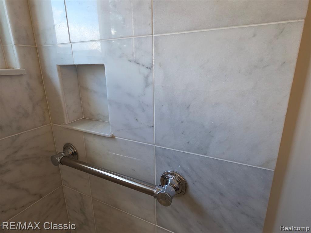 1072 Cloverlawn Drive, Pontiac, MI 48340 — Photo 20