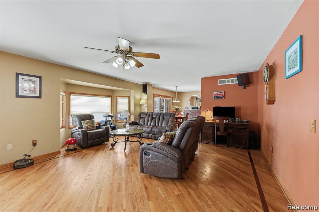 7277 Cardinal Street, Algonac, MI 48001 — Photo 16