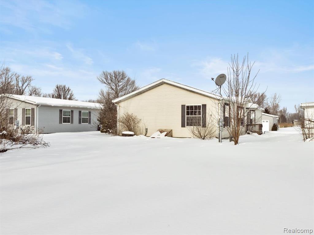 3211 Keewahdin #139 Road, Fort Gratiot, MI 48059 — Photo 28