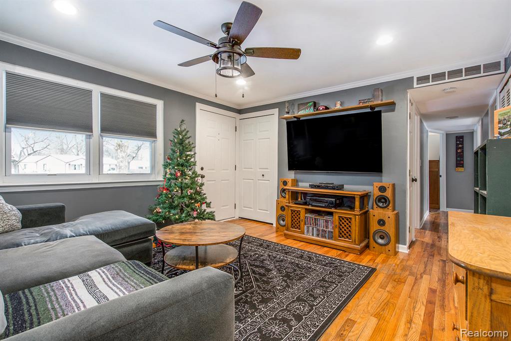 11 Metroview Court, Ann Arbor, MI 48108 — Photo 5