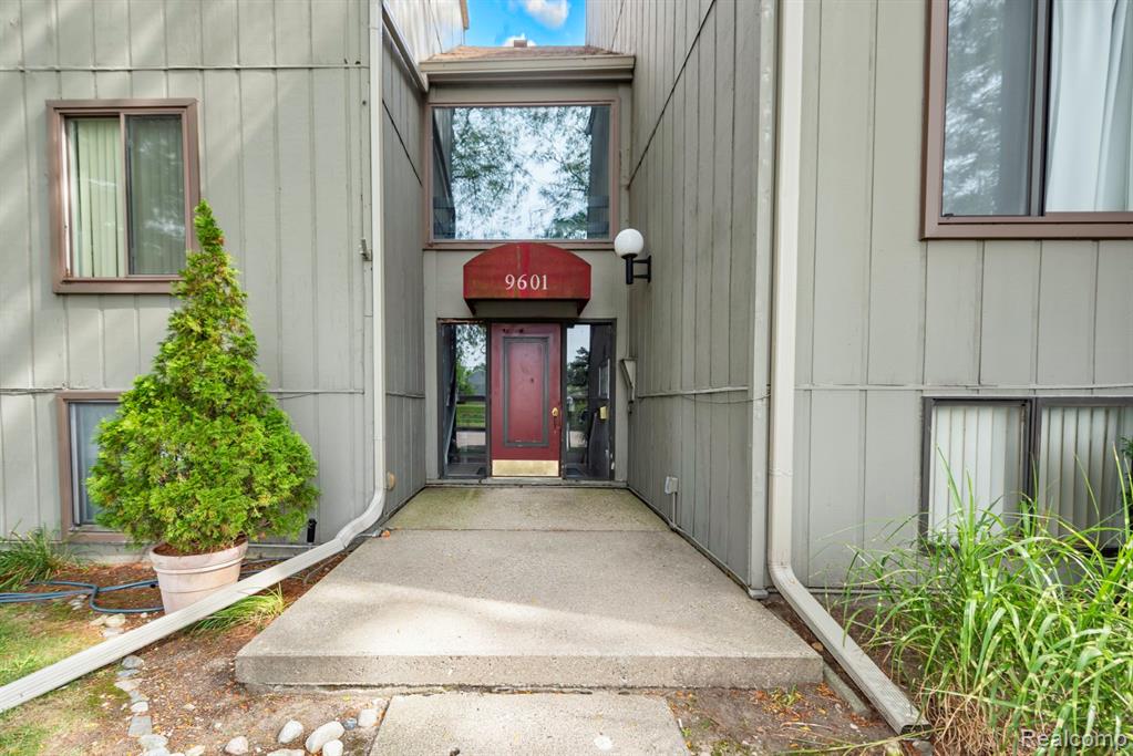 9601 Bayview Drive, 102, Ypsilanti, MI 48197 — Photo 2