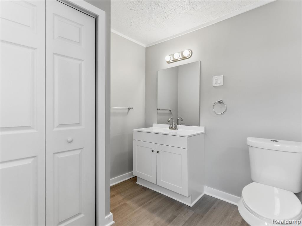 23449 Carlisle Avenue, Hazel Park, MI 48030 — Photo 21