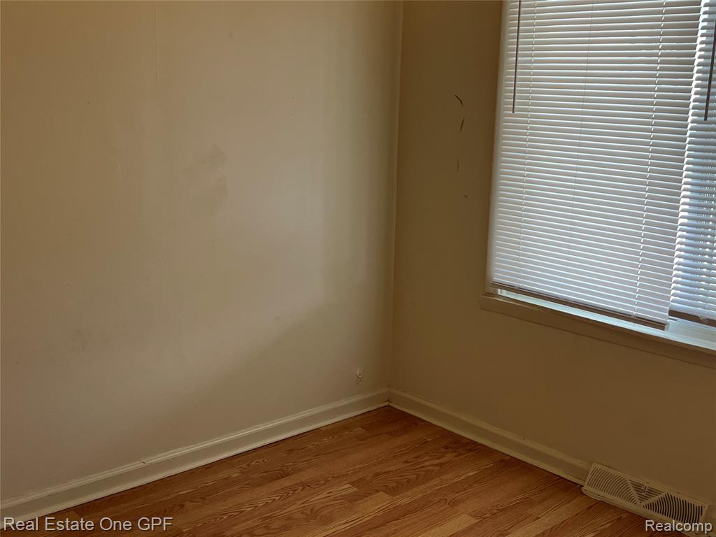 7020 STUDEBAKER Avenue, Warren, MI 48091 — Photo 8