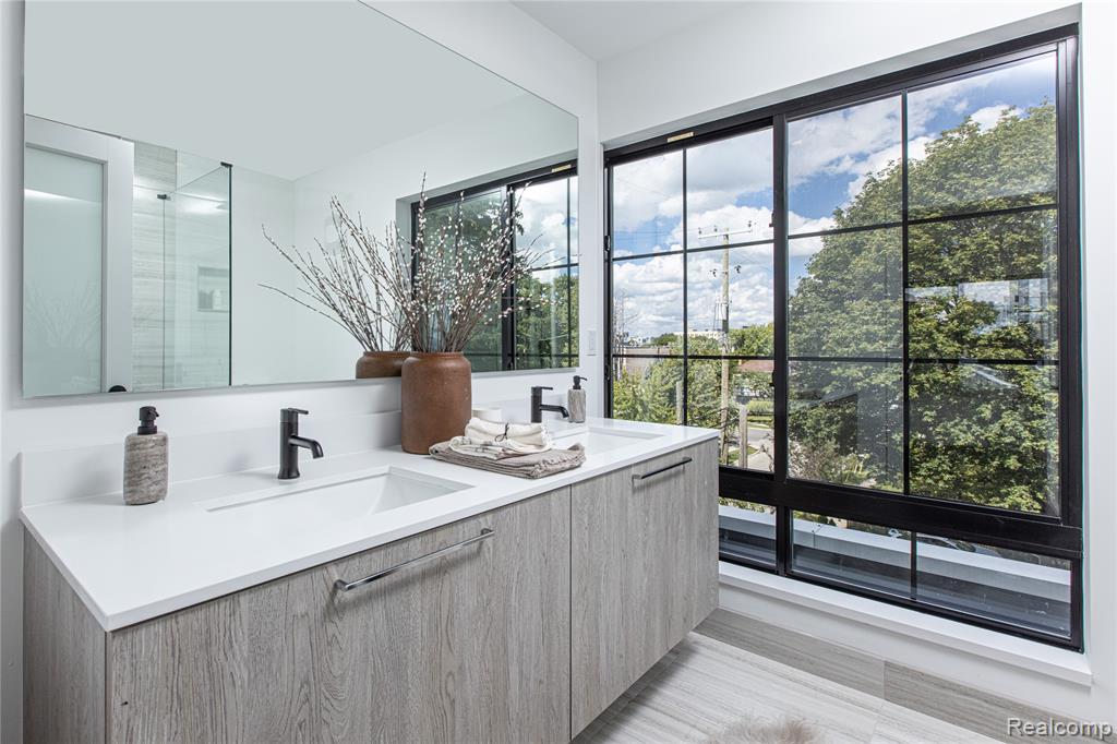 533 E Harrison Avenue, 36, Royal Oak, MI 48067 — Photo 21