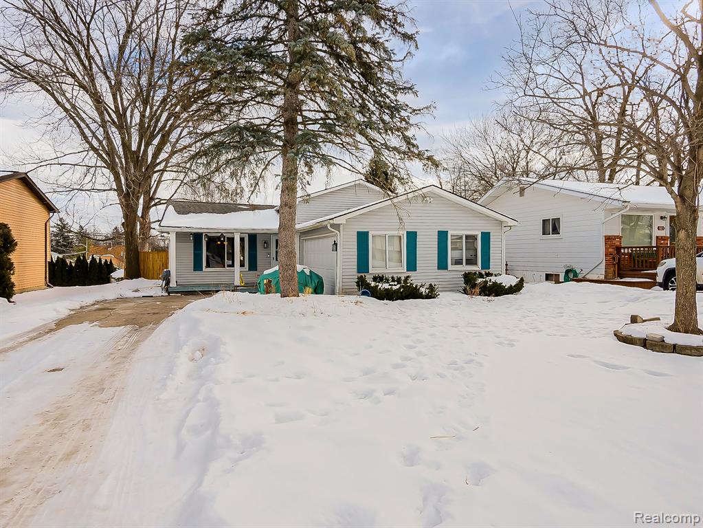 819 Woodingham Avenue, Waterford, MI 48328 — Photo 23