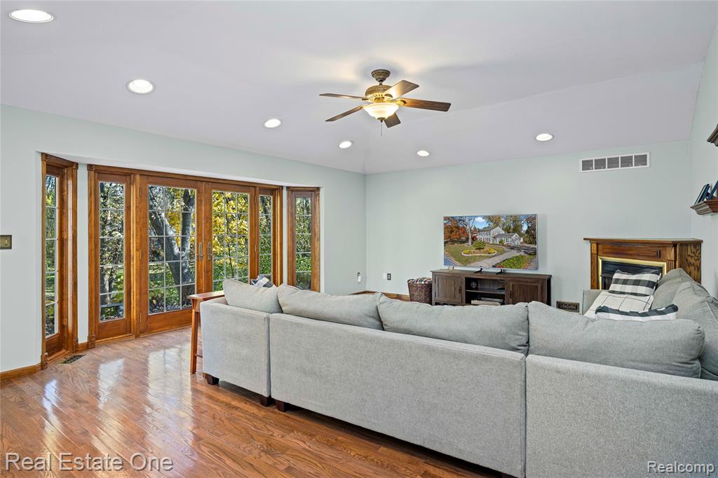 4163 Old Dominion Drive, West Bloomfield, MI 48323 — Photo 23