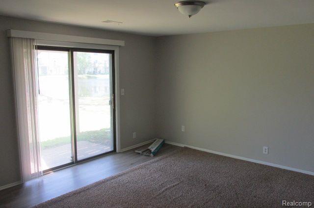 7310 BLUEWATER Drive, Clarkston, MI 48348 — Photo 9