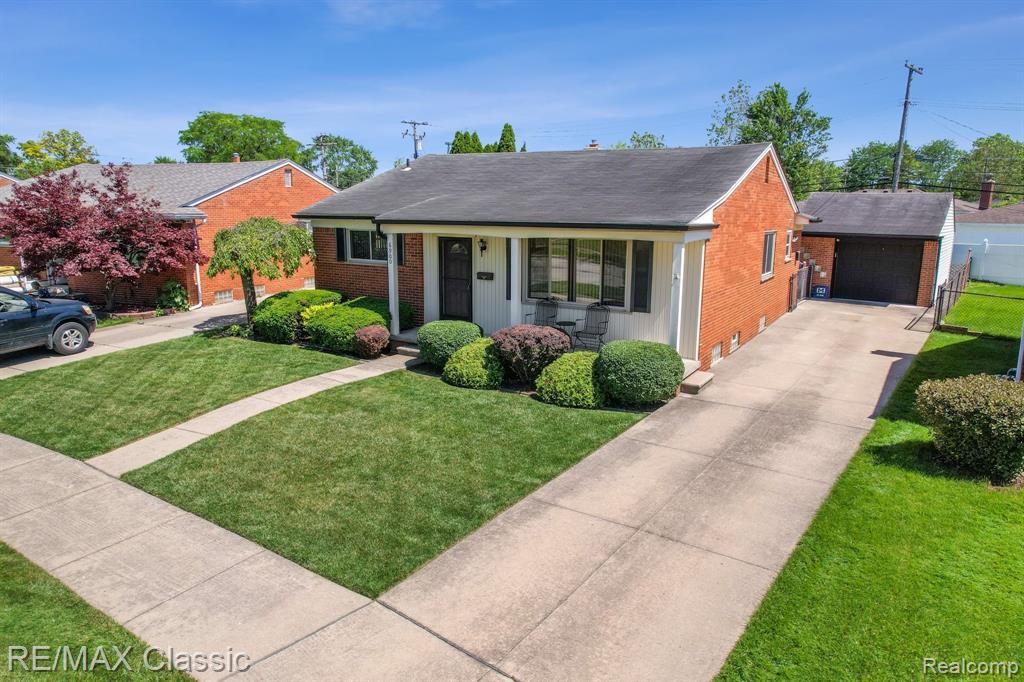 6900 CRESTWOOD Street, Dearborn Heights, MI 48127 — Photo 7