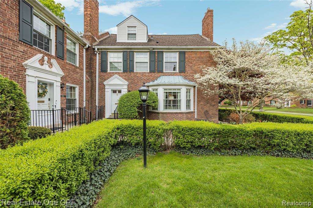 16904 Saint Paul Street, Grosse Pointe, MI 48230 — Photo 2