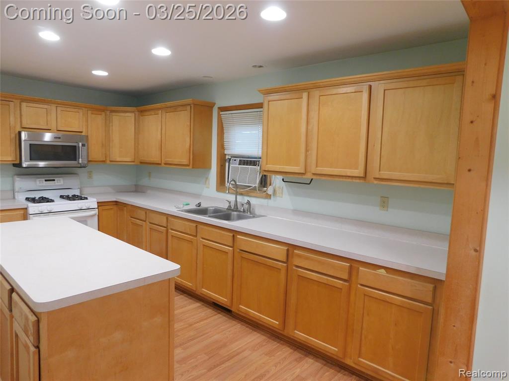 5284 Scotch Settlement Road, Almont, MI 48003 — Photo 9