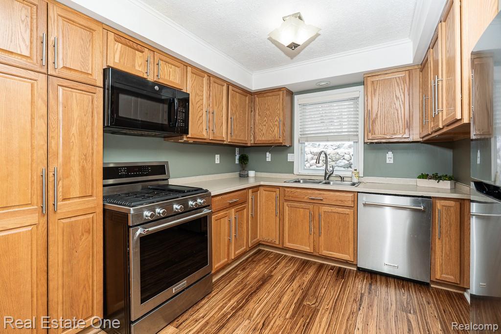 8955 Maplewood Avenue, Clarkston, MI 48348 — Photo 8
