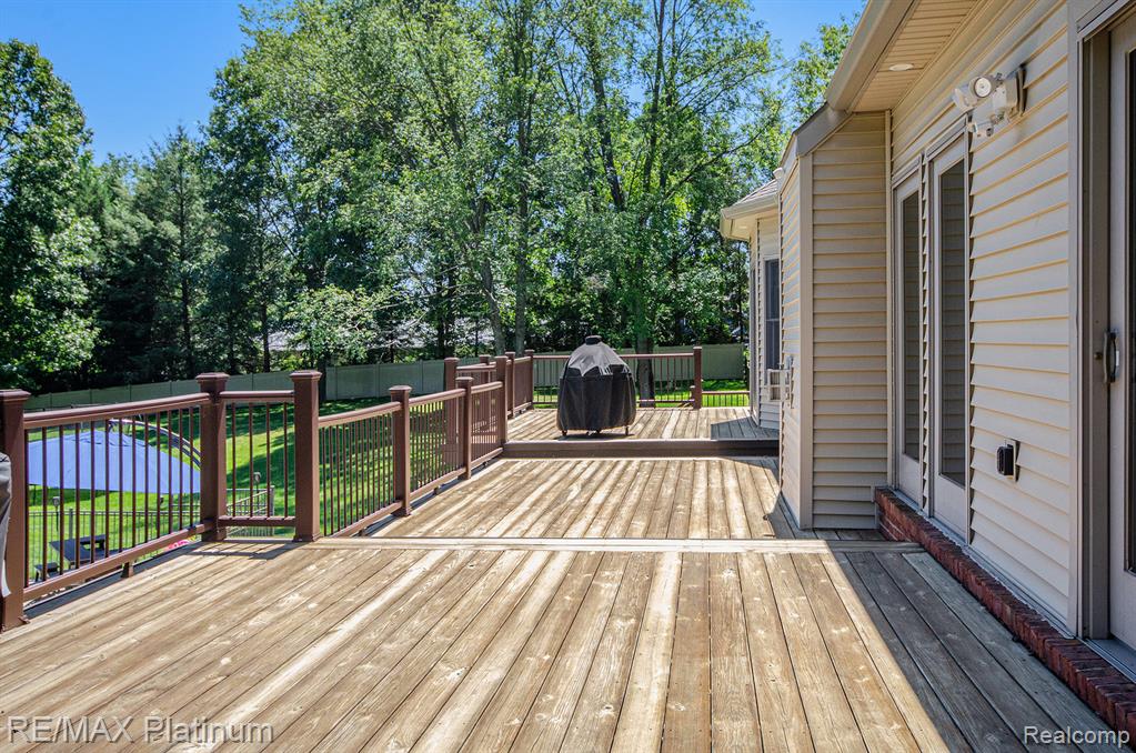 4090 ROLLING ACRES DRIVE, Hartland, MI 48353 — Photo 32