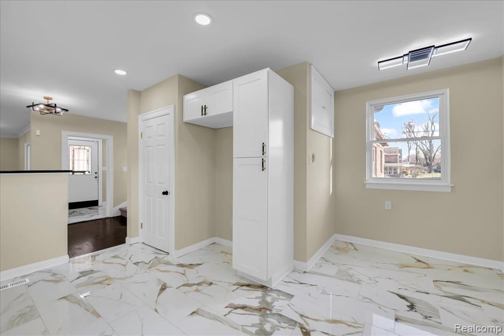 16121 Rosemont Avenue, Detroit, MI 48219 — Photo 14