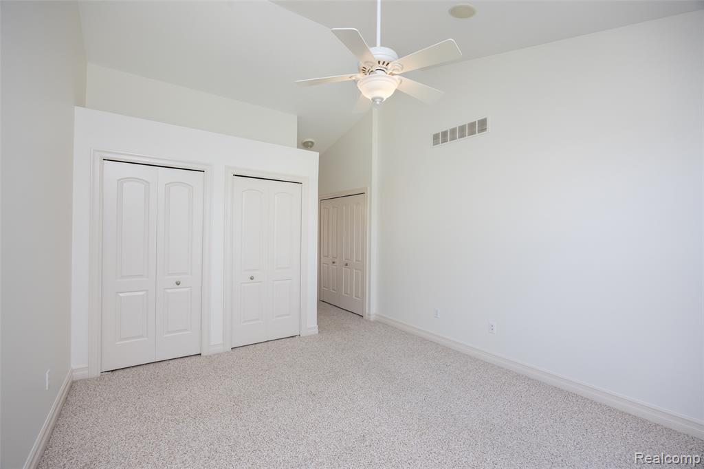 49290 Wayburn Drive, Macomb, MI 48042 — Photo 16