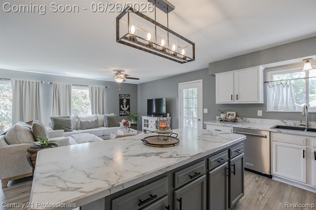 500 Neptune Drive, Ortonville, MI 48462 — Photo 11