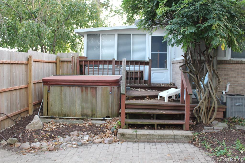5599 Hickory Circle, Flushing, MI 48433 — Photo 32