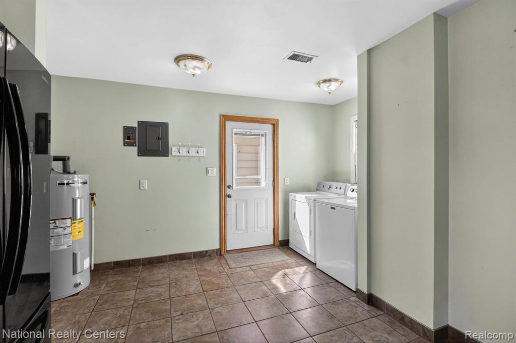 8880 Marlowe Avenue, Plymouth, MI 48170 — Photo 17