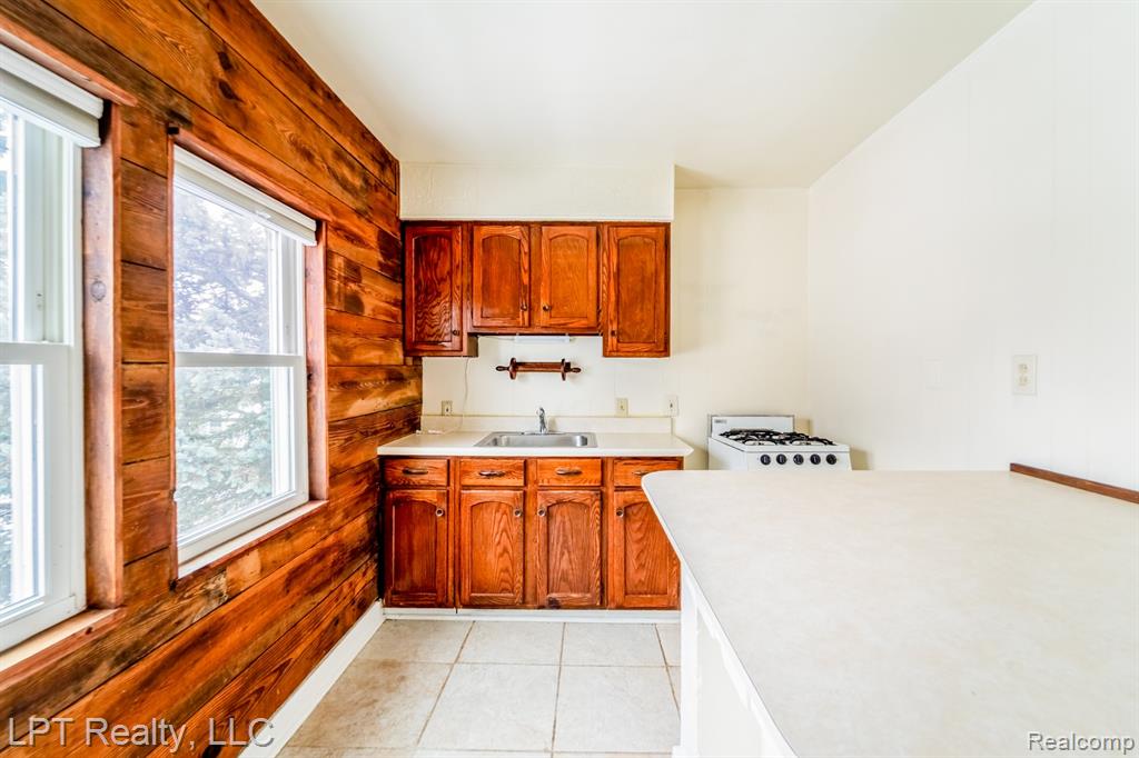 453 Spruce Street, Wyandotte, MI 48192 — Photo 14
