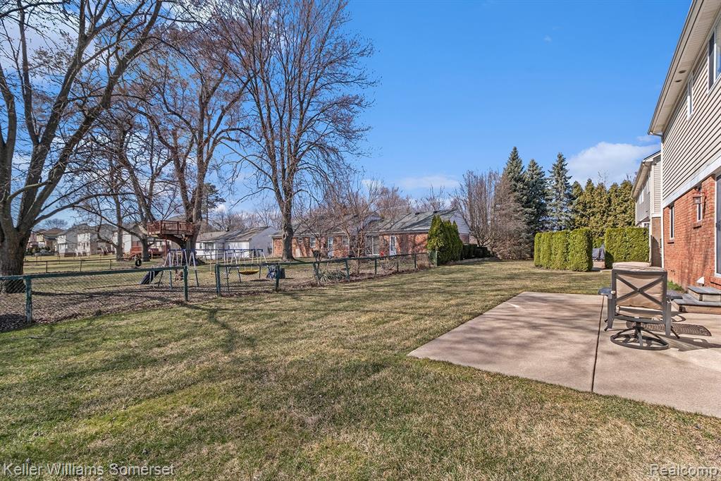 6955 WESTPOINTE Drive, Troy, MI 48085 — Photo 26