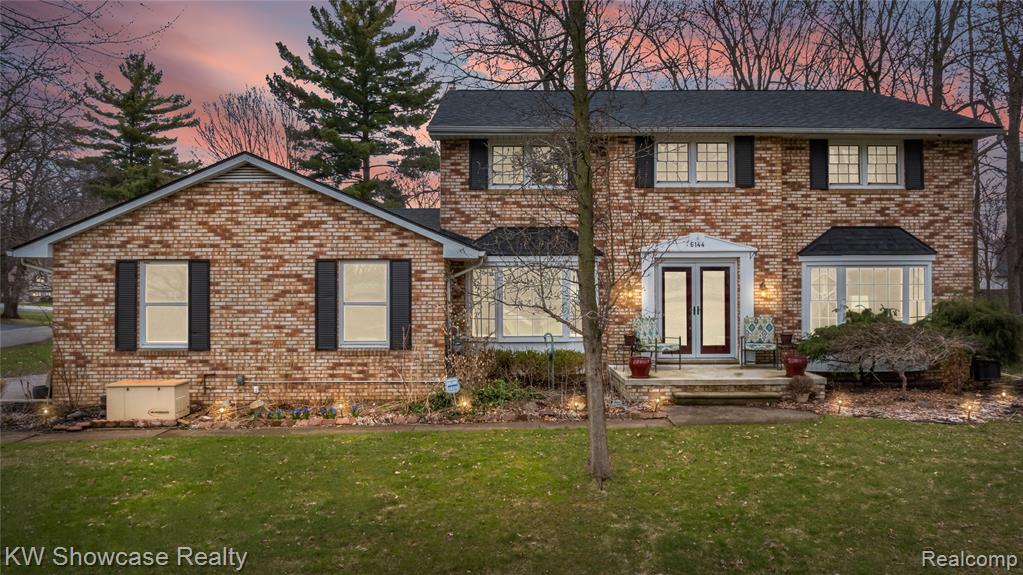 6144 Venice Drive, Commerce Twp, MI 48382 — front exterior