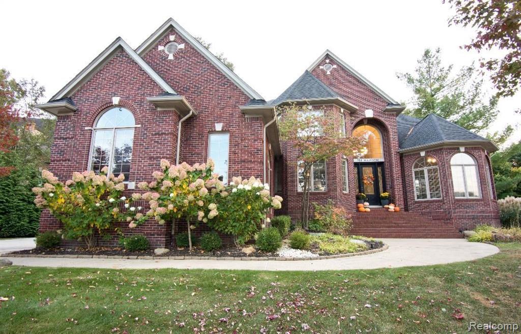 755 MAJESTIC, Rochester Hills, MI 48306 — front exterior