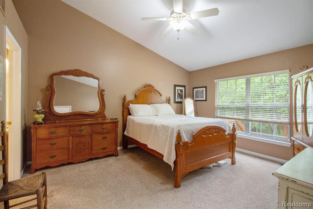 5886 Augusta Lane, Grand Blanc, MI 48439 — Photo 11