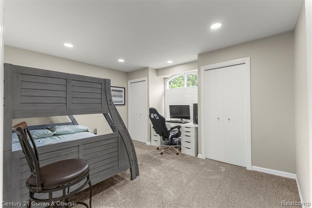5 Timberlane Court, Dearborn, MI 48126 — Photo 32