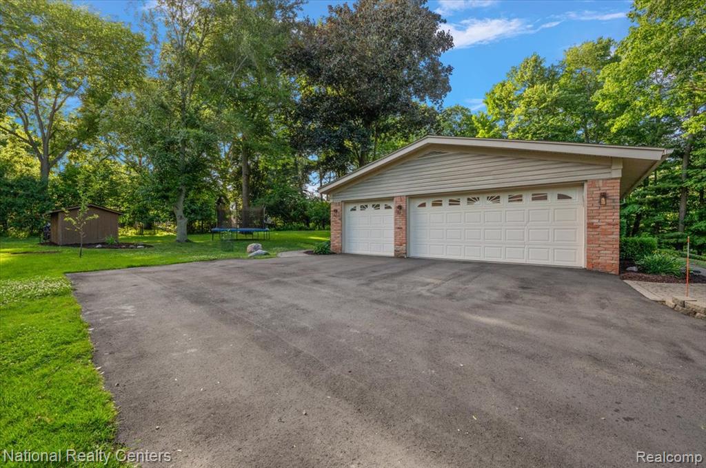 21201 E Chigwidden Street, Northville, MI 48167 — Photo 48