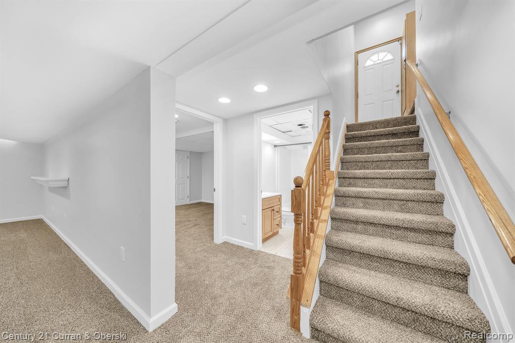 430 S WILLIAMSBURY Road, Bloomfield Hills, MI 48301 — Photo 17