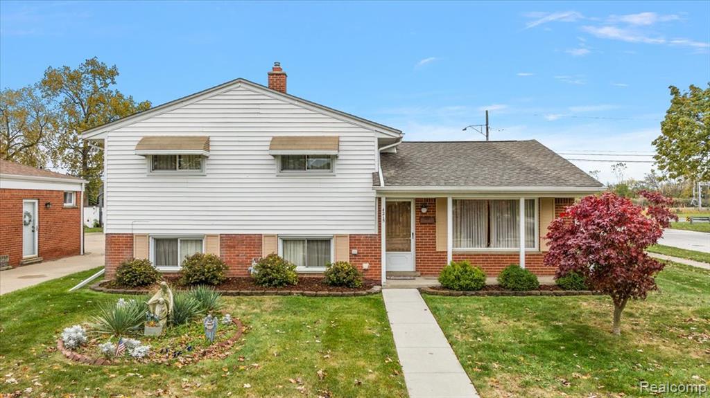 4215 Lexington Drive, Trenton, MI 48183 — Photo 2
