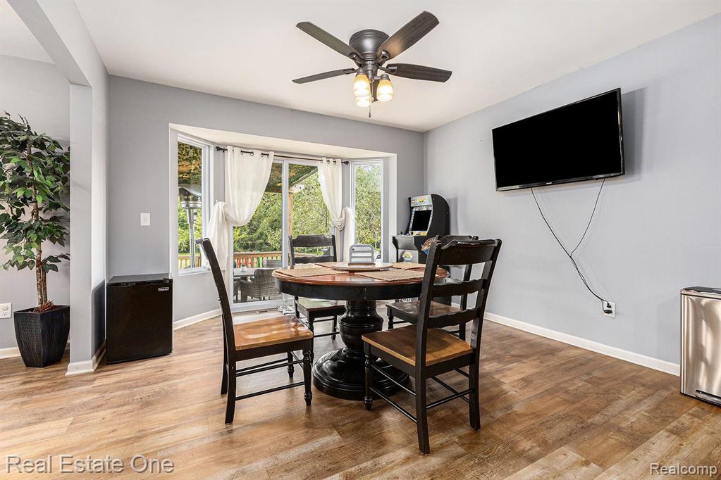 42802 N CUMBERLAND Drive, Van Buren, MI 48111 — Photo 16