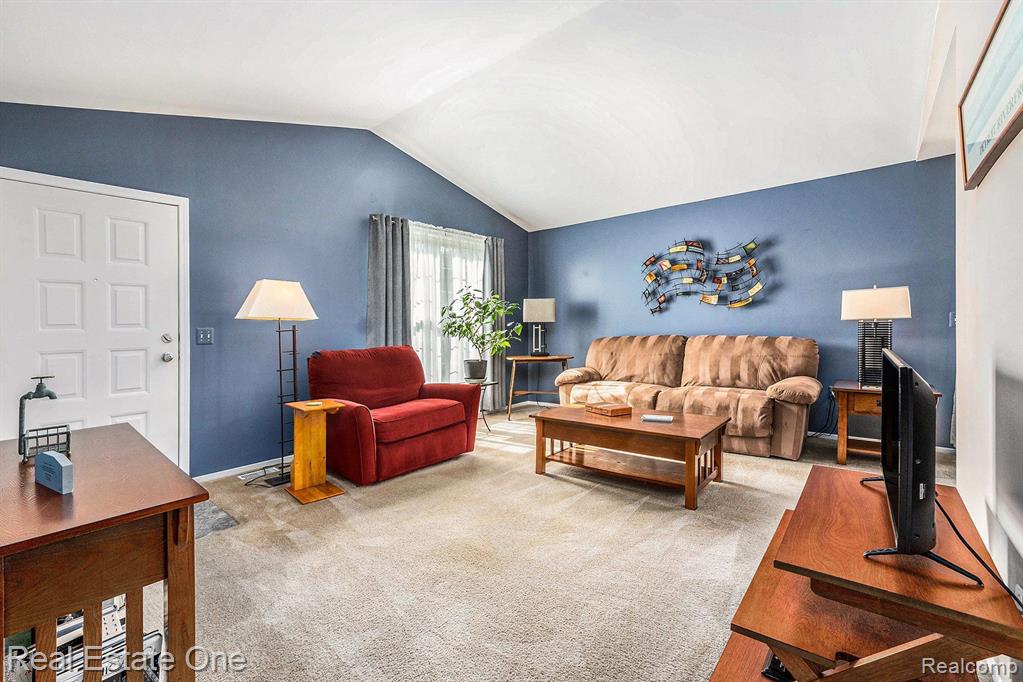 1588 DOVER Hill S, Walled Lake, MI 48390 — Photo 4