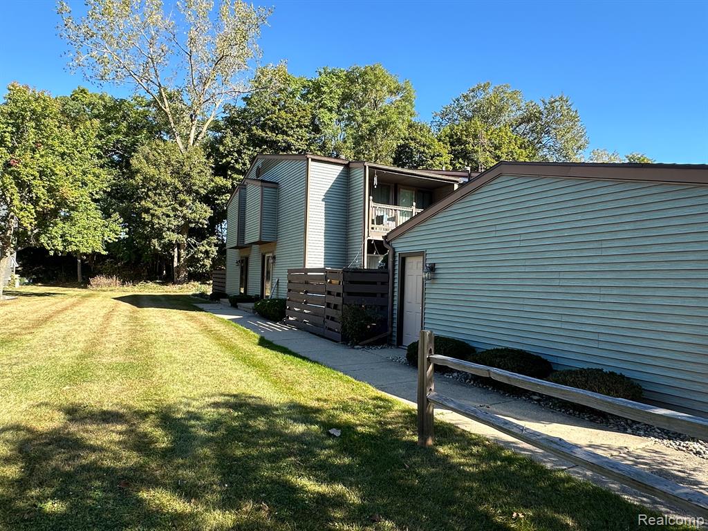 424 W ROCKWELL Street, Fenton, MI 48430 — Photo 5