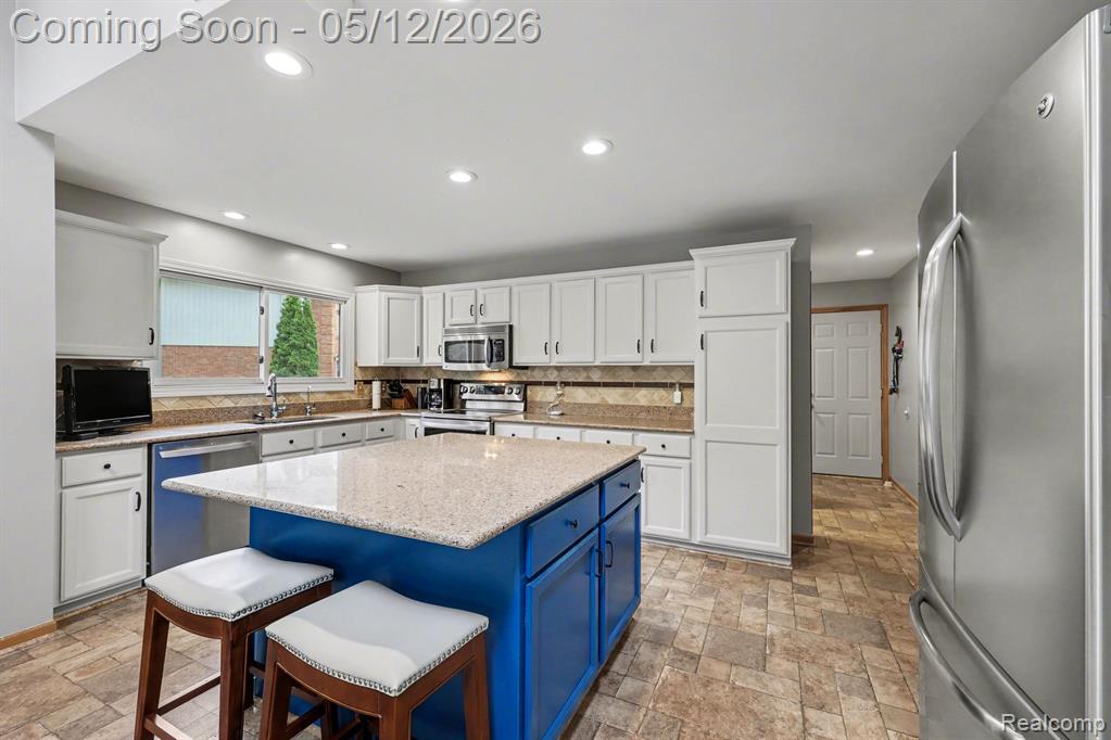 43820 Pinot Noir Drive, Sterling Heights, MI 48314 — Photo 17