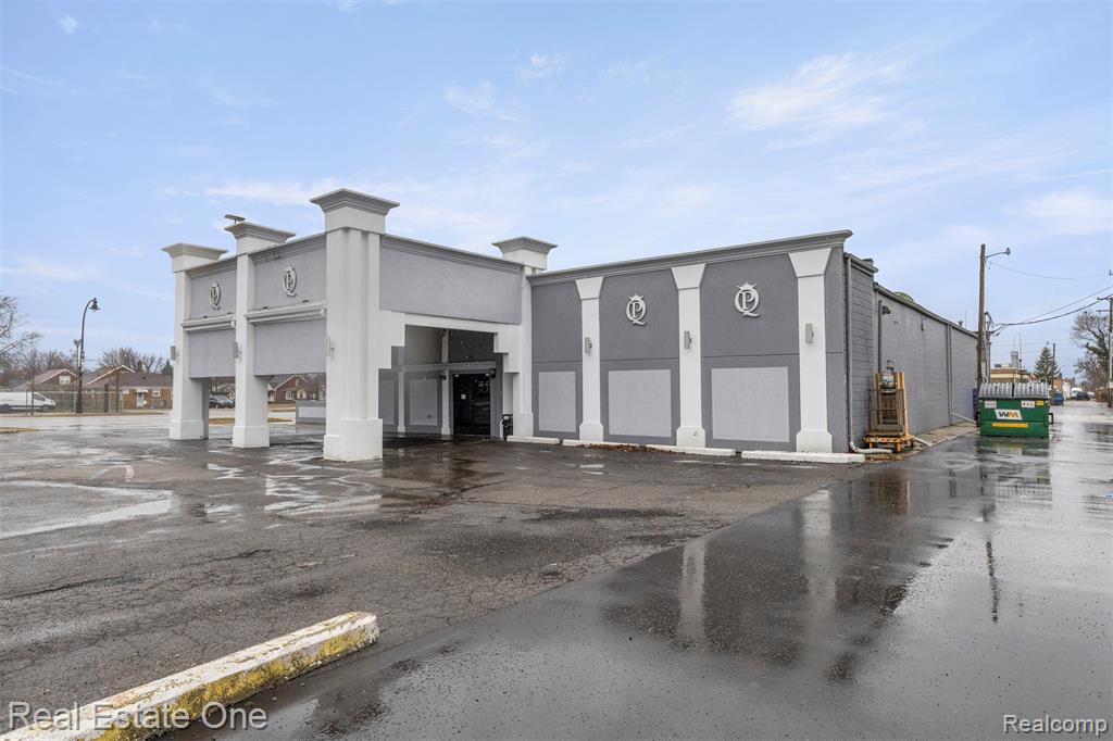 16736 Ecorse Road - Photo 3