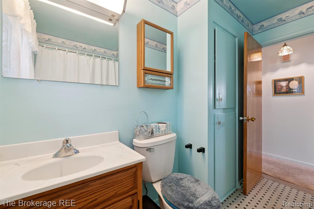812 E Atherton Road, Flint, MI 48507 — Photo 20