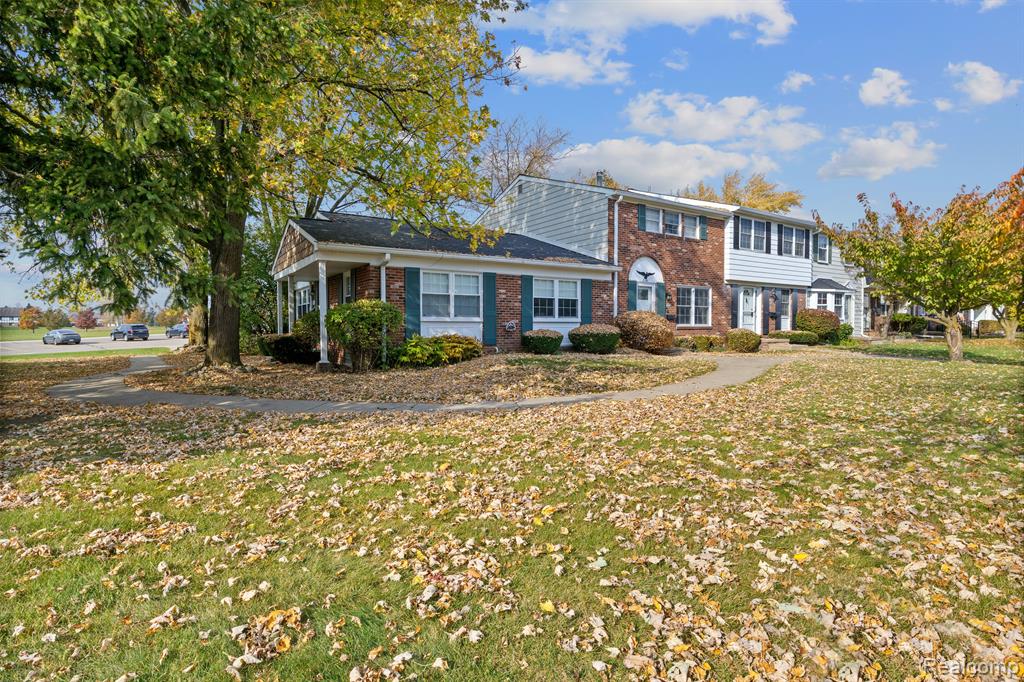 19919 SCHOOLHOUSE Court, Northville, MI 48167 — Photo 2