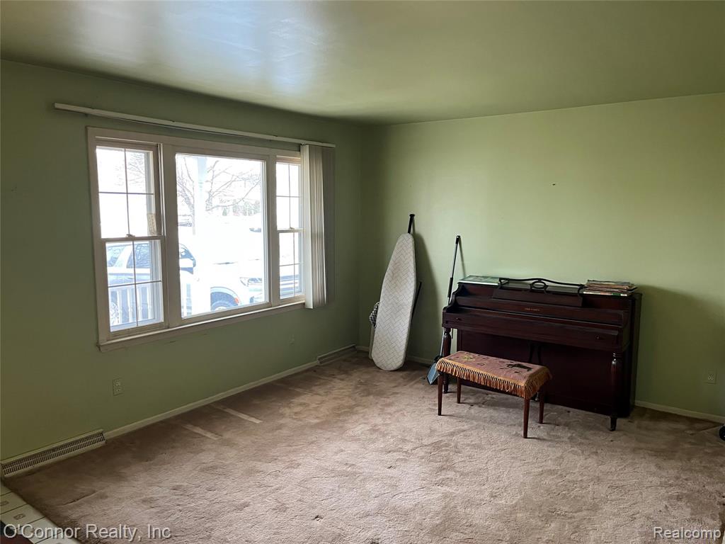 825 Illinois Street, Marysville, MI 48040 — Photo 3