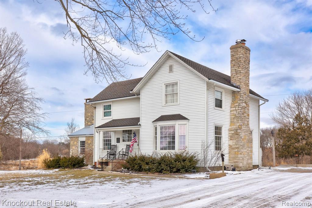 5383 Riverview Drive, Bridgeport, MI 48722 — Photo 2