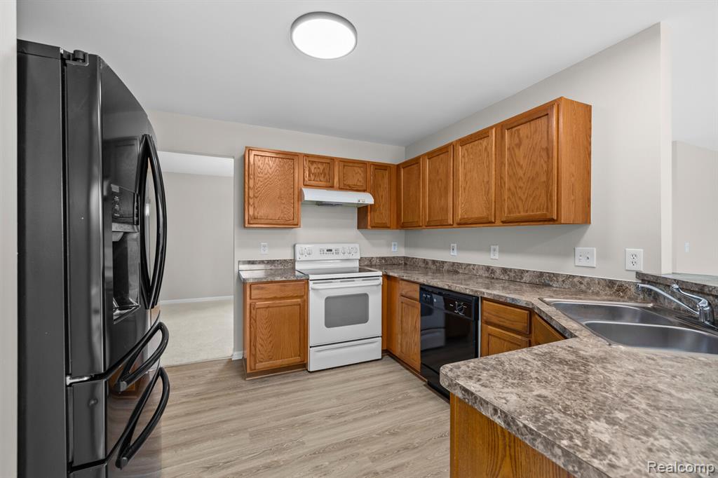 43529 S Timberview Drive, Van Buren, MI 48111 — Photo 7