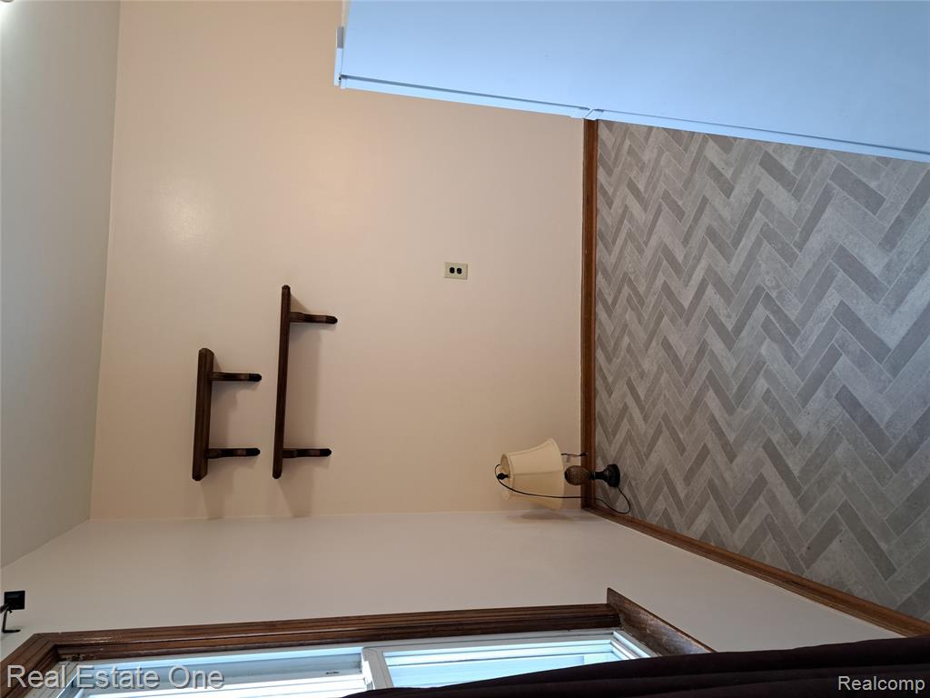 96 Detroit, Trenton, MI 48183 — Photo 44