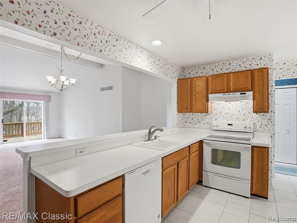7527 Green Meadow Lane, 115, Canton, MI 48187 — Photo 10