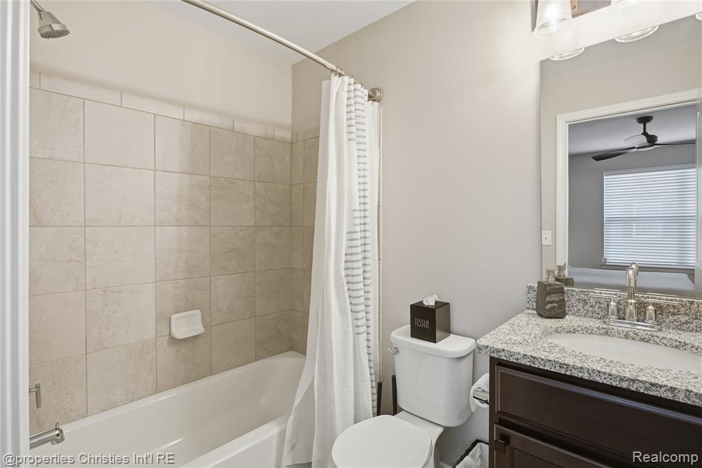 401 Jeff Keeton Drive, 40, Hazel Park, MI 48030 — Photo 19
