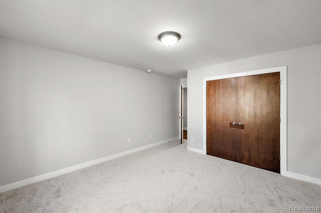 6235 Windemere Lane, Utica, MI 48316 — Photo 35